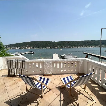 By The Sea Apartment