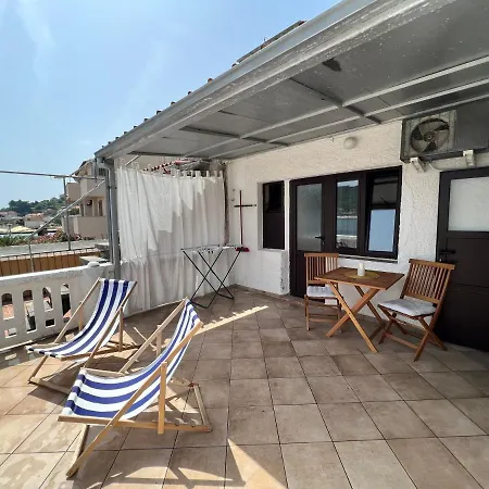 Apartment By The Sea