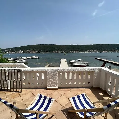 Apartment By The Sea Rab Town